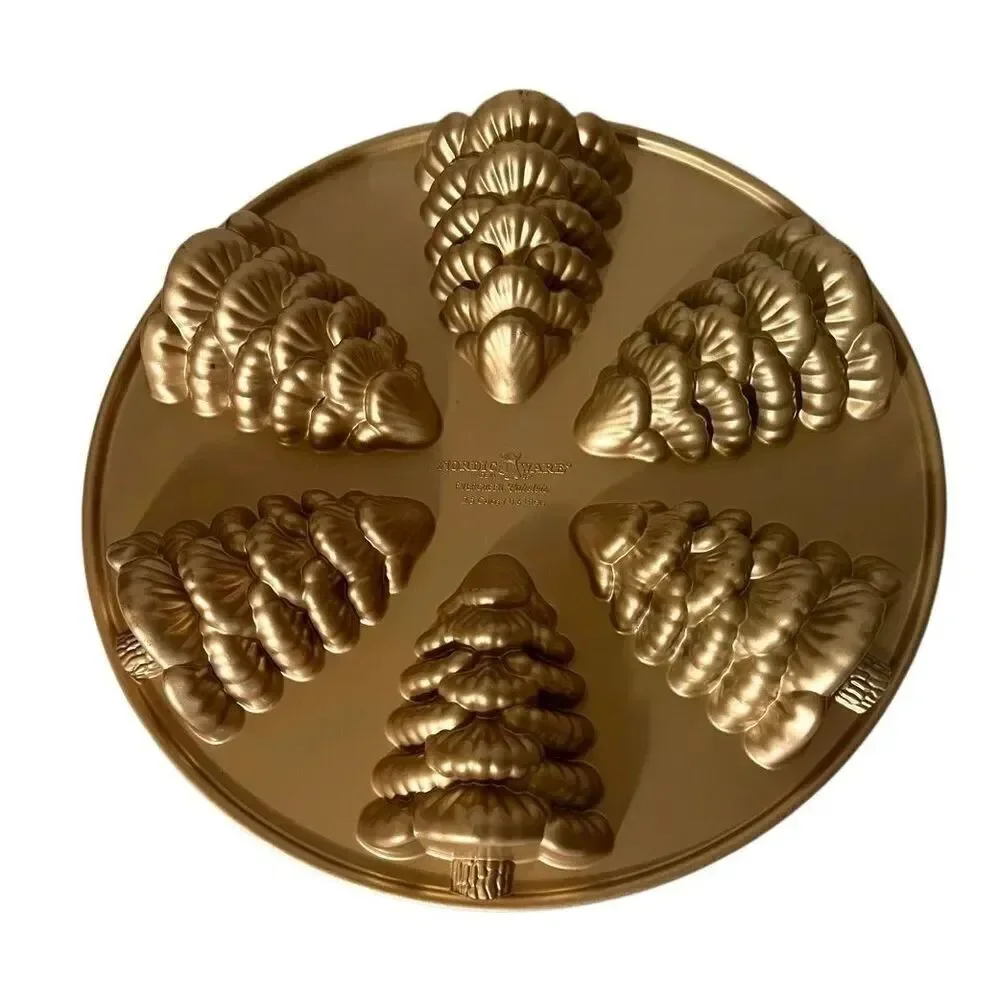 Nordic Ware Cake Pan Evergreen Cakelet Christmas Tree Holiday Gold Limited 2018